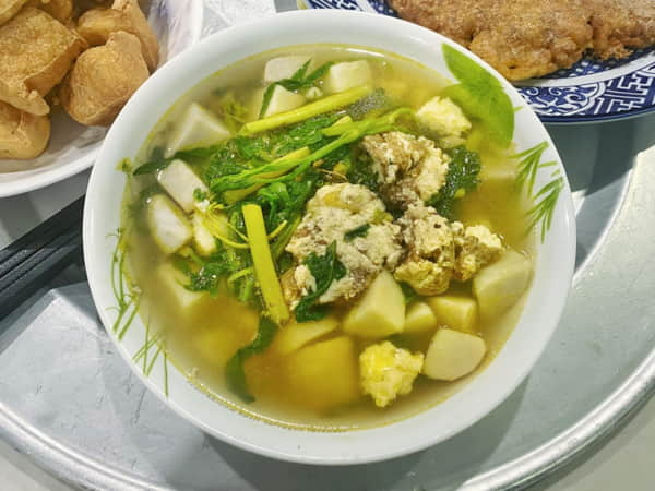 Nguyên liệu cần chuẩn bị để nấu canh cua khoai sọ rau rút