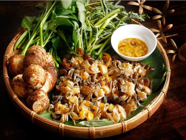 Lý do canh cua khoai sọ rau rút lại gây nghiện