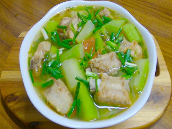 Lý do món canh sườn bí đao được yêu thích
