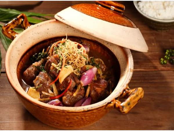 Hướng dẫn chi tiết cách làm món bắp bò kho chua ngọt