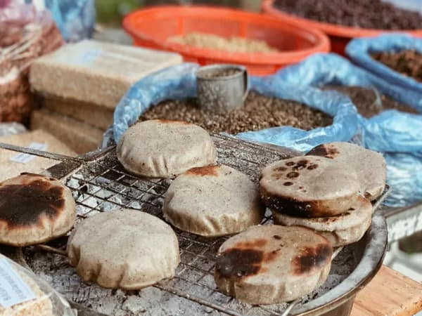 Bánh tam giác mạch – Đặc sản "độc quyền" của cao nguyên đá