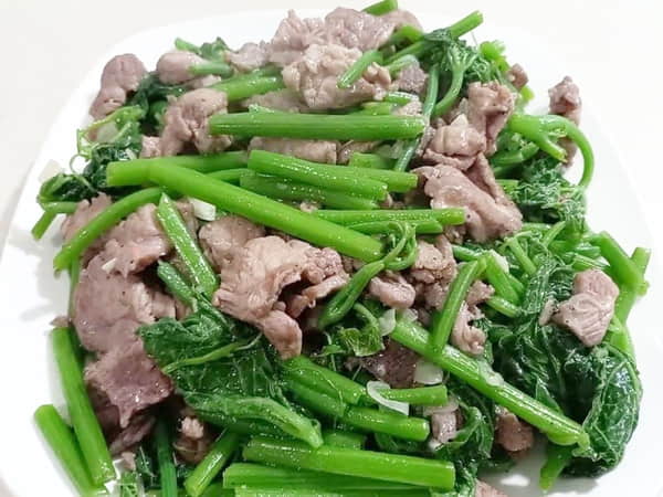 Xào thịt bò với ngọn su su
