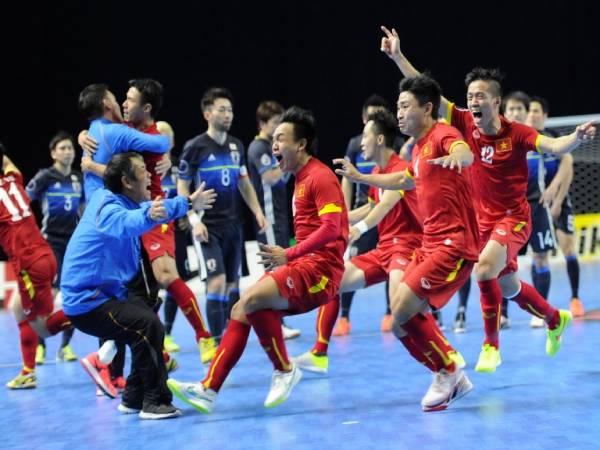 Tin bóng đá VN 10/5: Tuyển futsal Việt Nam đấu giao hữu Iraq tại UAE
