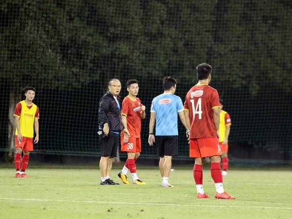Bóng đá Việt Nam sáng 20/10: U23 Việt Nam lên phương án chống rét
