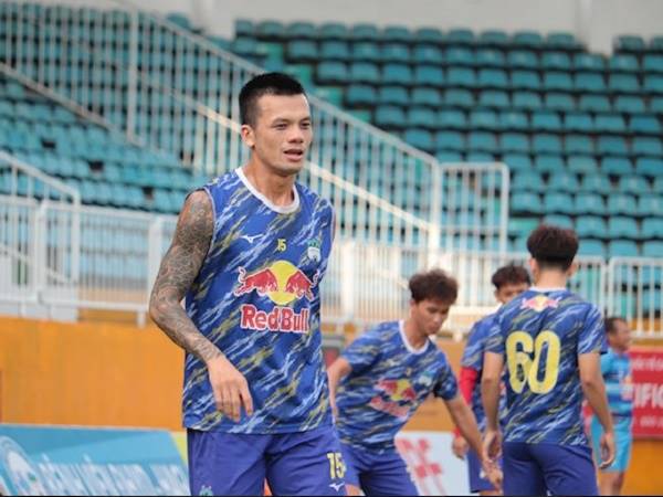 Bóng đá Việt Nam tối 11/3: Nguyễn Hữu Tuấn kịp trở lại trận HAGL đấu Viettel