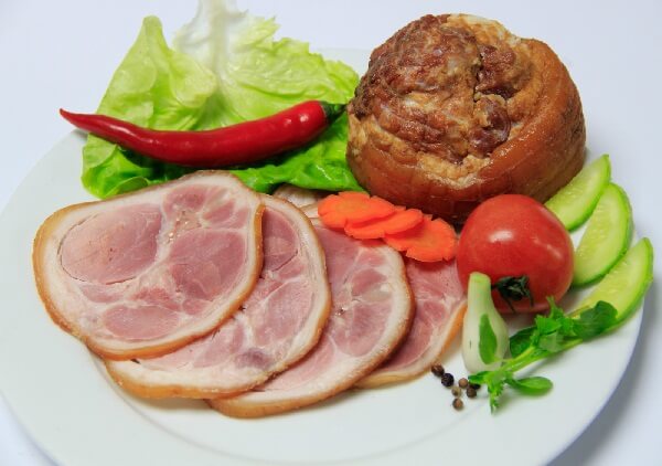 Cách làm chân giò ủ muối thơm lừng