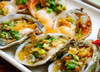 Cách hấp hàu nguyên con