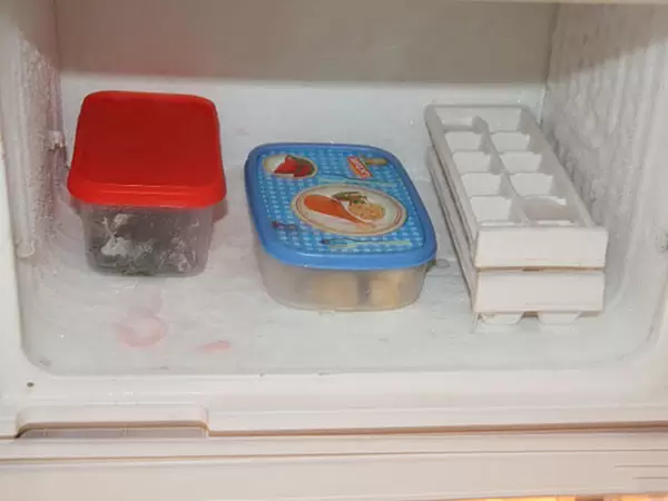 Tại sao cần rã đông tủ lạnh