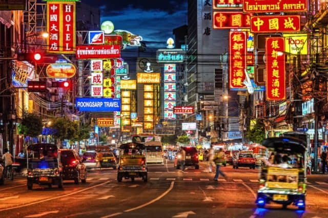 Dạo chơi, ăn uống và khám phá văn hóa tại khu phố người Hoa