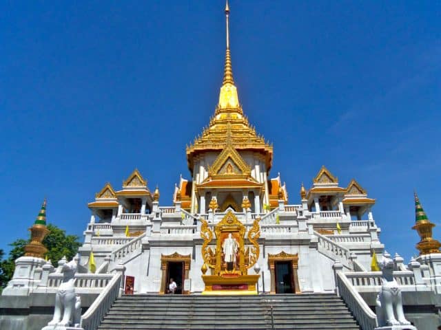 Ghé Wat Traimit