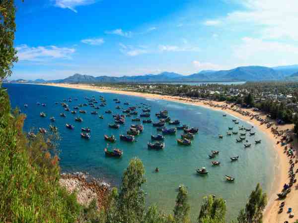 Cung đường ven Vịnh Xuân Đài Cung đường ven Vịnh Xuân Đài