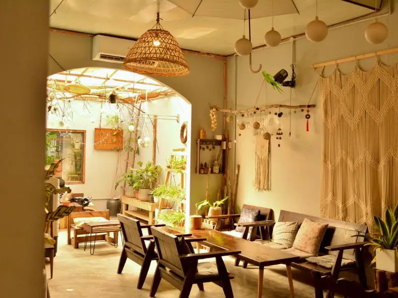  An Lê Bakery & Drinks không gian rộng rãi, bánh ngọt thơm ngon