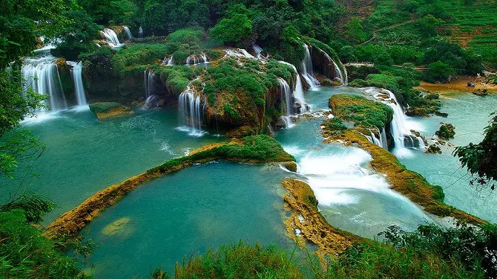 Mùa xuân (Tháng 1 – 3) ở thác bản giốc Mùa xuân (Tháng 1 – 3) ở thác bản giốc