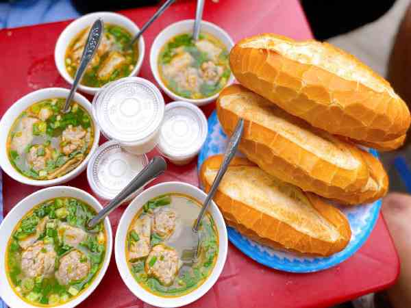 Bánh mì xíu mại Hoàng Diệu (Bé Linh)