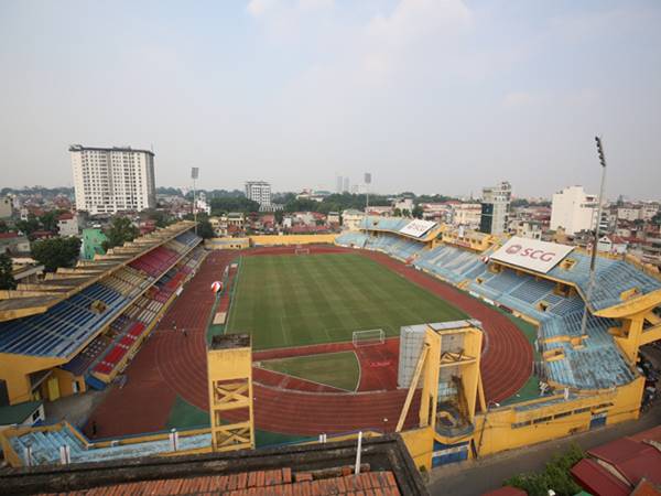 Địa chỉ sân Hàng Đẫy ở đâu?