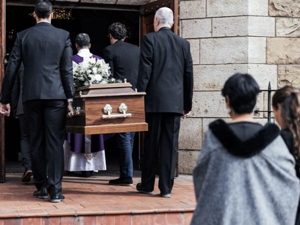 Giải mã chi tiết các giấc mơ thấy đám tang