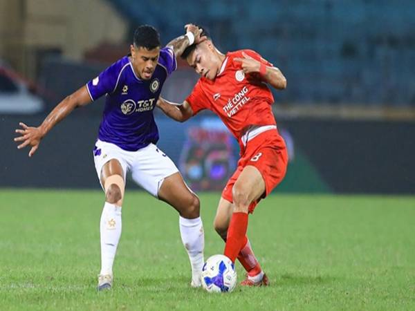 Hà Nội FC lỡ cơ hội, Passira nhận thẻ đỏ