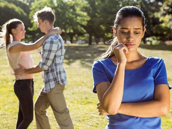 Mơ thấy người yêu phản bội là điềm gì? mơ thấy người yêu phản bội